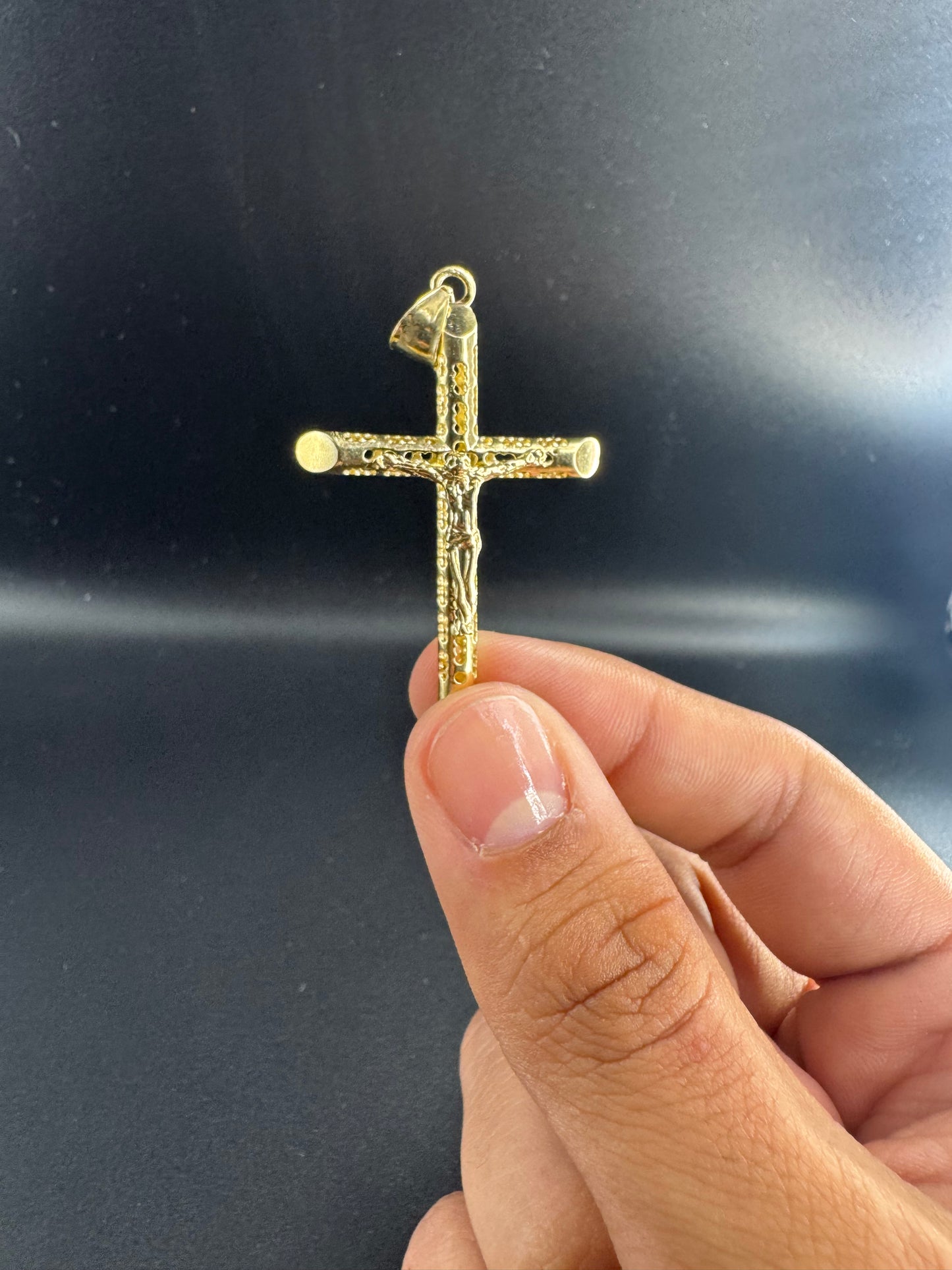 14K HOLLOW CROSS WITH CHRIST