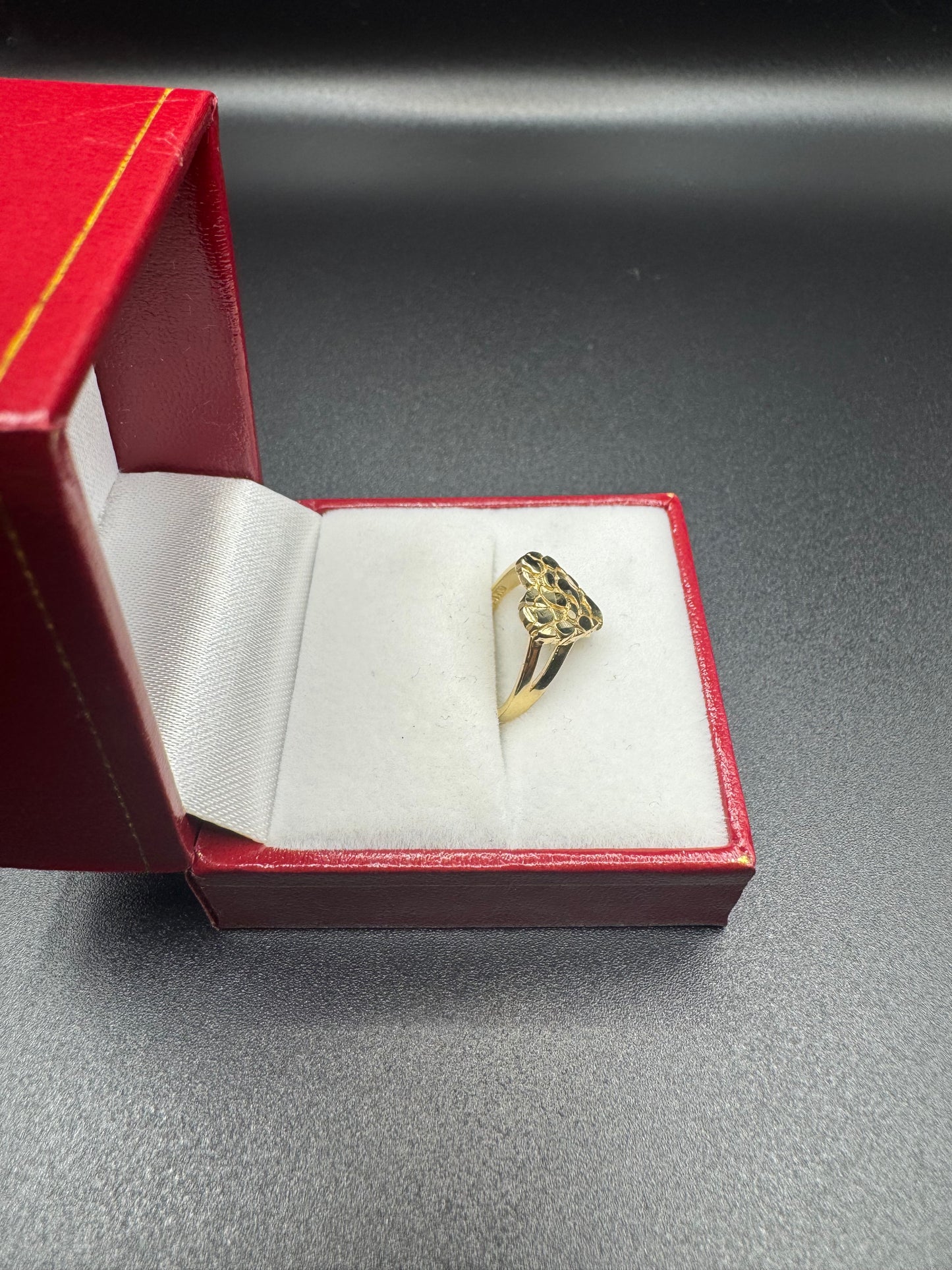 14K SMALL WOMENS NUGGET HEART RING