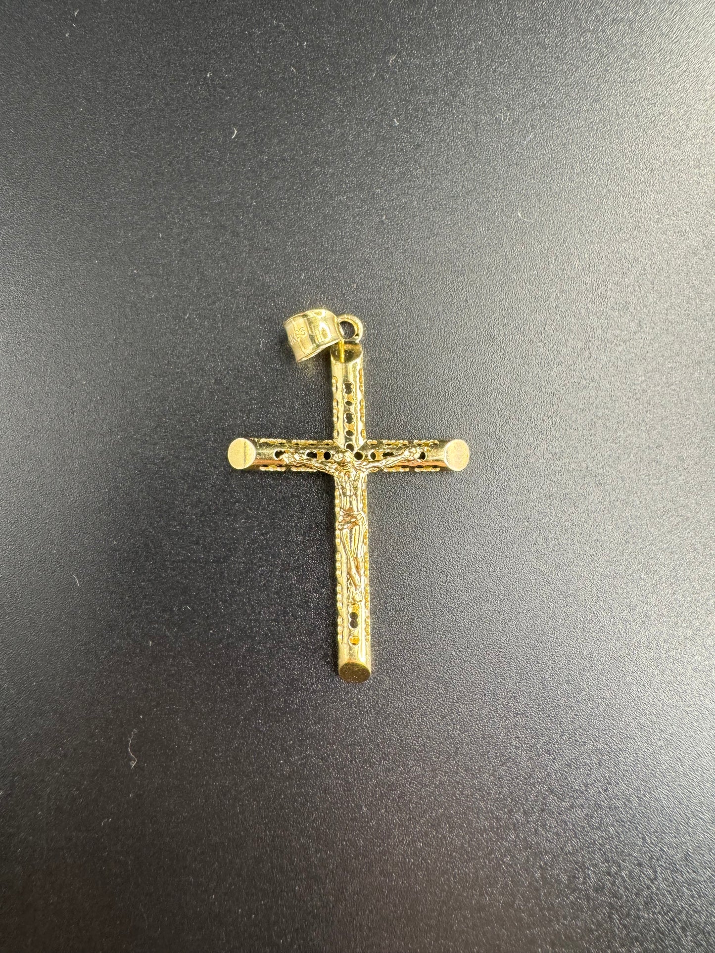 14K HOLLOW CROSS WITH CHRIST