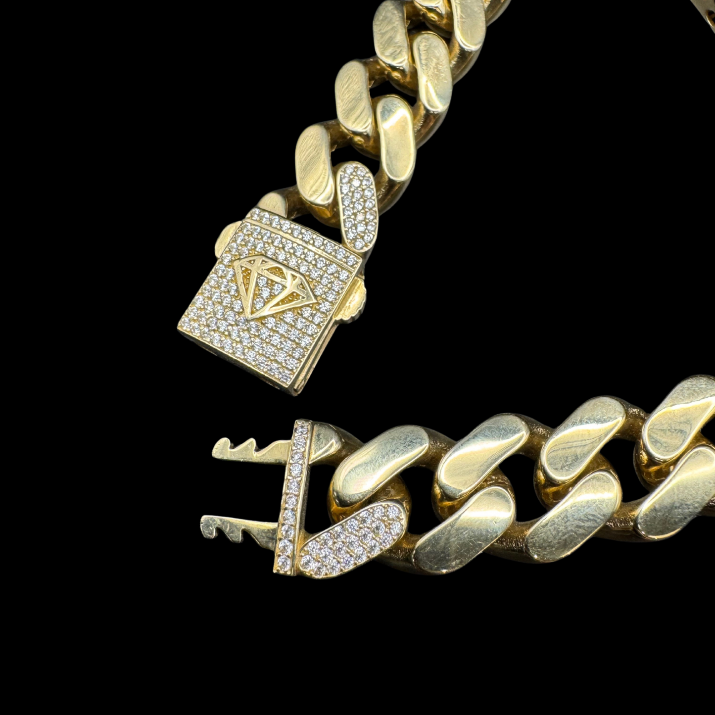 14K HOLLOW THICK MONACO NAME PLATE BRACELET